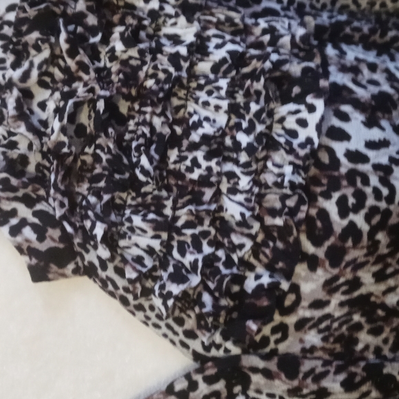 SOLD- Style & Co. Black and white animal print top, size XL. - Picture 2 of 4